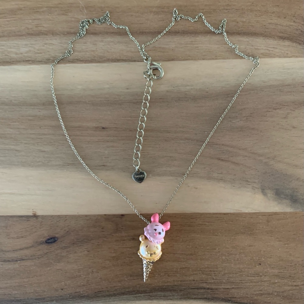 Disney Winnie the Pooh and piglet ice cream cone pendant necklace NWOT vintage